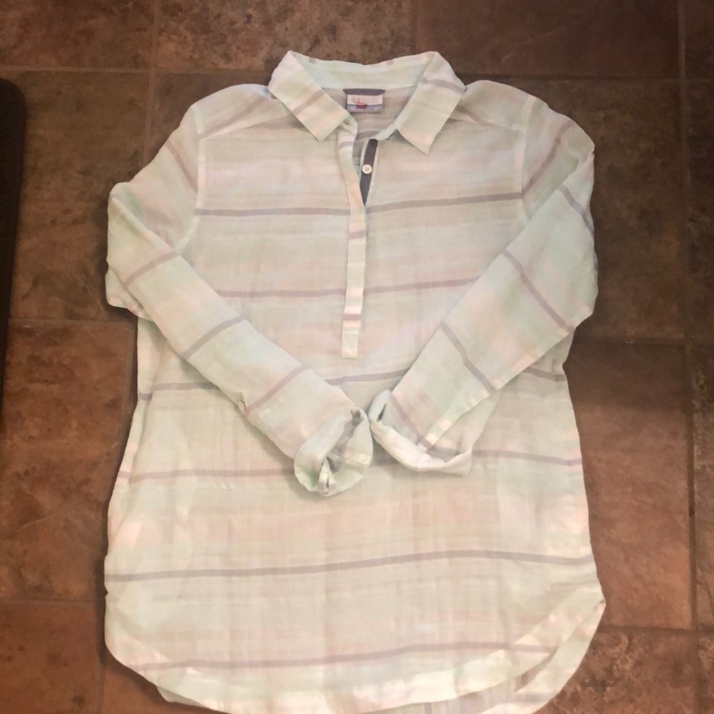 Columbia size M women’s hiking shirt